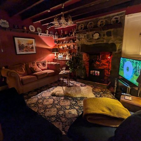 Fantastic Sea Views At Century'S Old Alma'S Cottage - Sleeps Up To 8 Guests Penmaenmawr Bagian luar foto