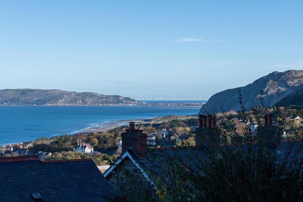 Fantastic Sea Views At Century'S Old Alma'S Cottage - Sleeps Up To 8 Guests Penmaenmawr Bagian luar foto