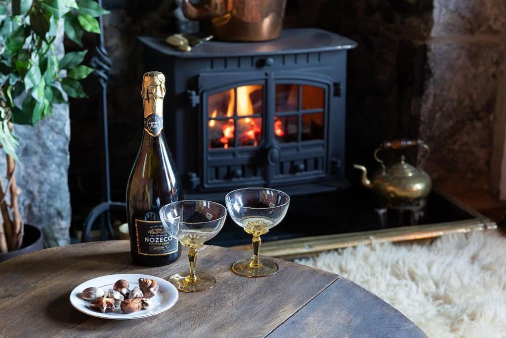 Fantastic Sea Views At Century'S Old Alma'S Cottage - Sleeps Up To 8 Guests Penmaenmawr Bagian luar foto