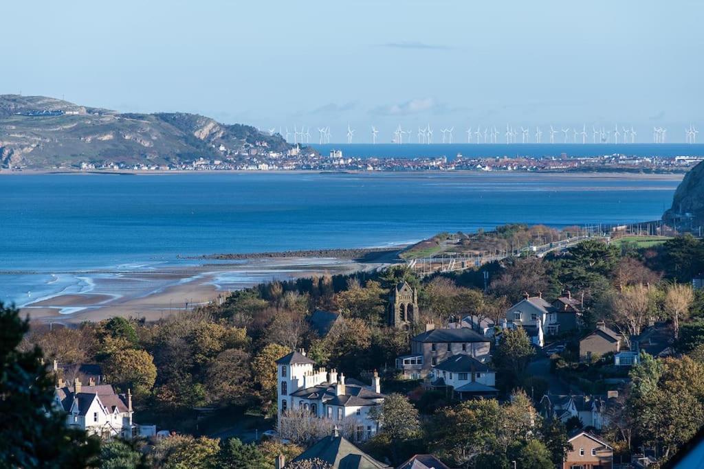 Fantastic Sea Views At Century'S Old Alma'S Cottage - Sleeps Up To 8 Guests Penmaenmawr Bagian luar foto