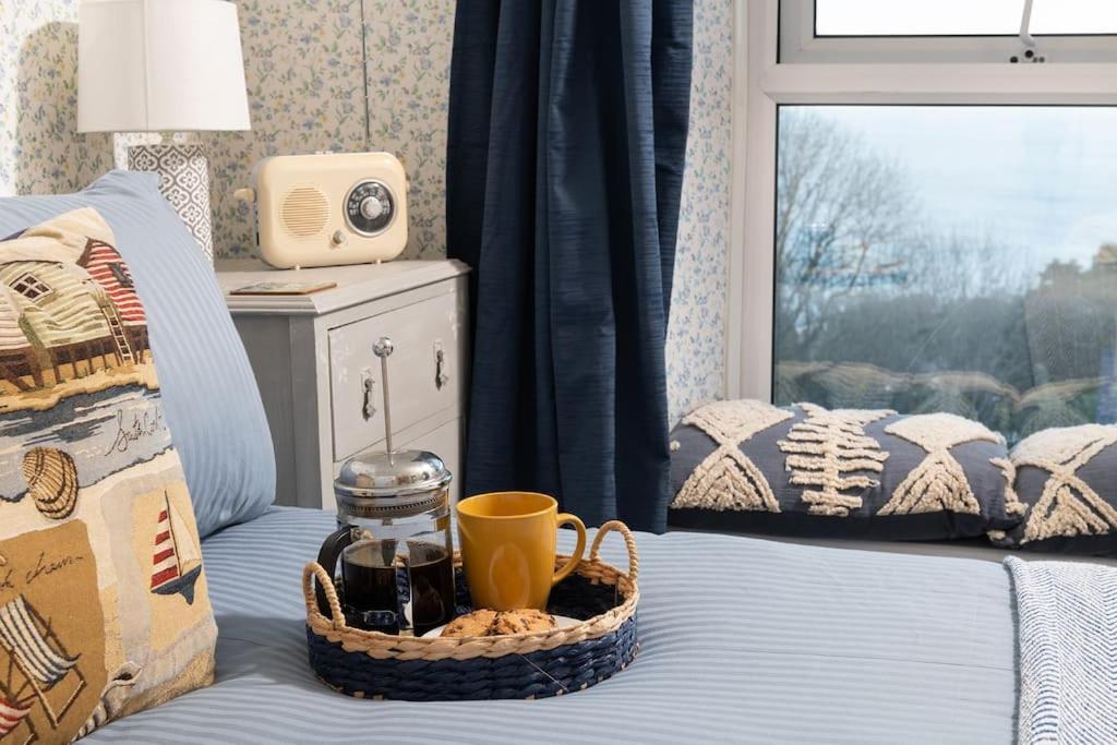 Fantastic Sea Views At Century'S Old Alma'S Cottage - Sleeps Up To 8 Guests Penmaenmawr Bagian luar foto
