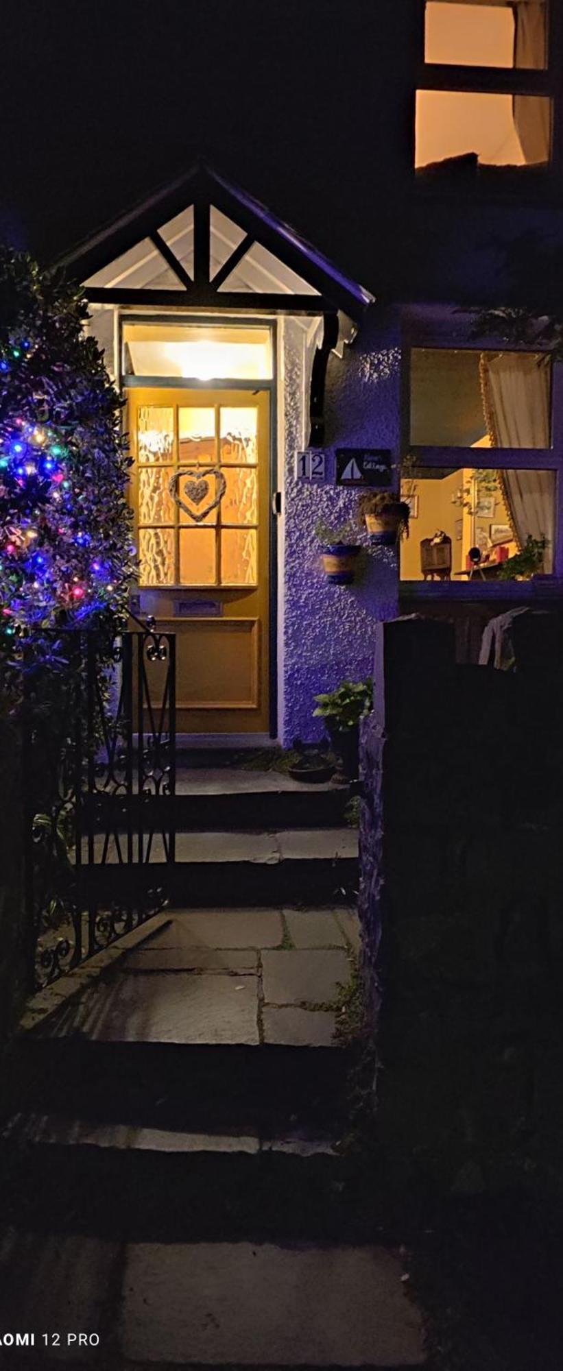 Fantastic Sea Views At Century'S Old Alma'S Cottage - Sleeps Up To 8 Guests Penmaenmawr Bagian luar foto