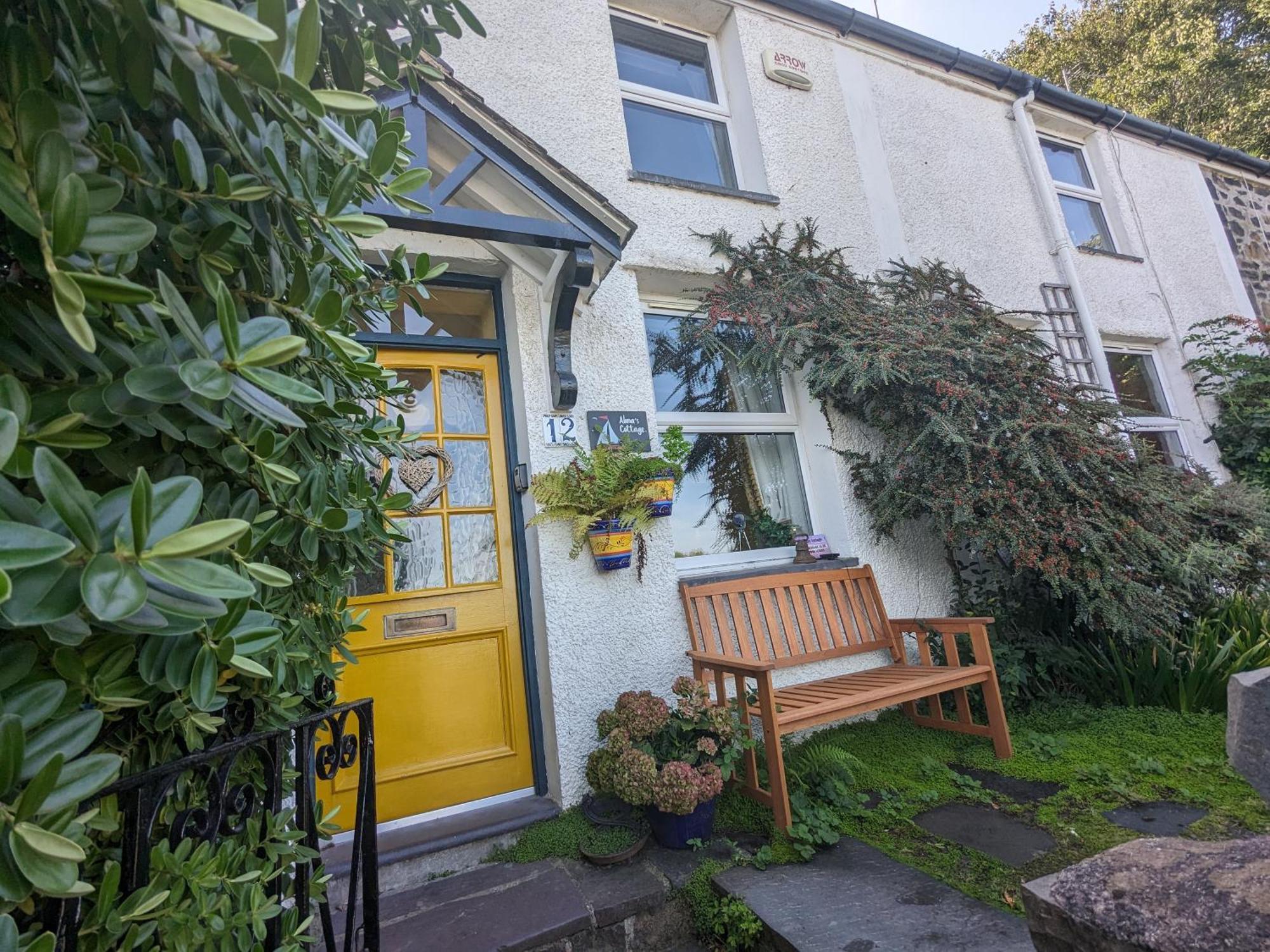 Fantastic Sea Views At Century'S Old Alma'S Cottage - Sleeps Up To 8 Guests Penmaenmawr Bagian luar foto