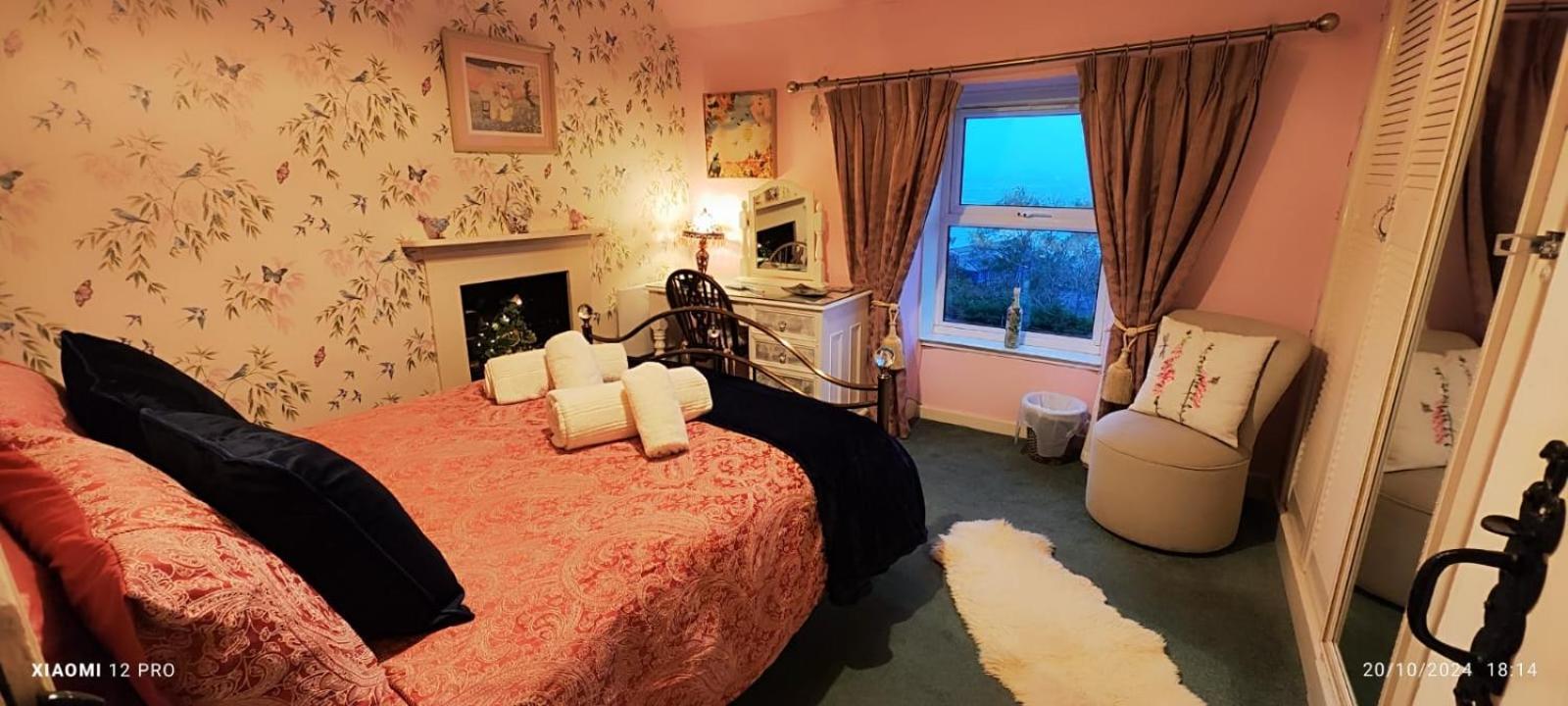 Fantastic Sea Views At Century'S Old Alma'S Cottage - Sleeps Up To 8 Guests Penmaenmawr Bagian luar foto