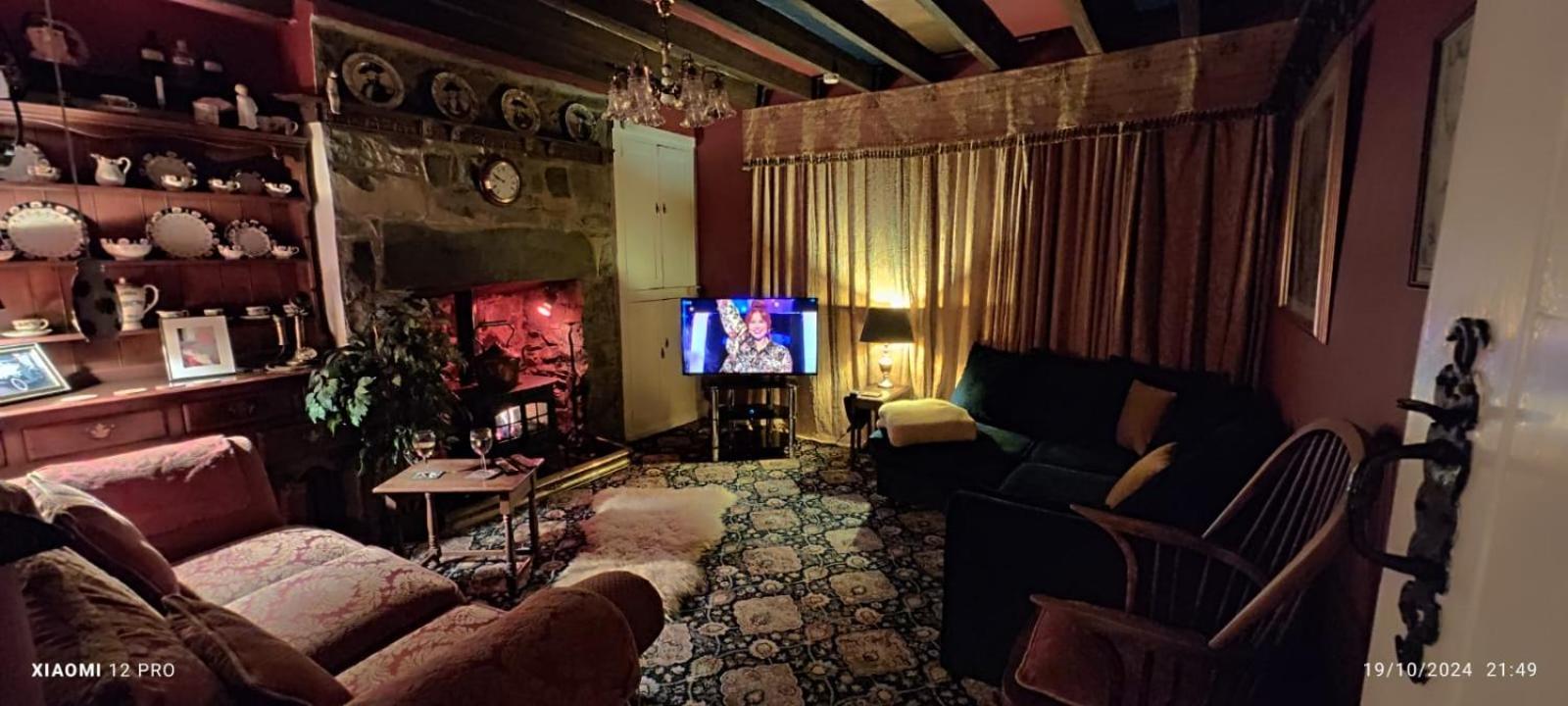 Fantastic Sea Views At Century'S Old Alma'S Cottage - Sleeps Up To 8 Guests Penmaenmawr Bagian luar foto