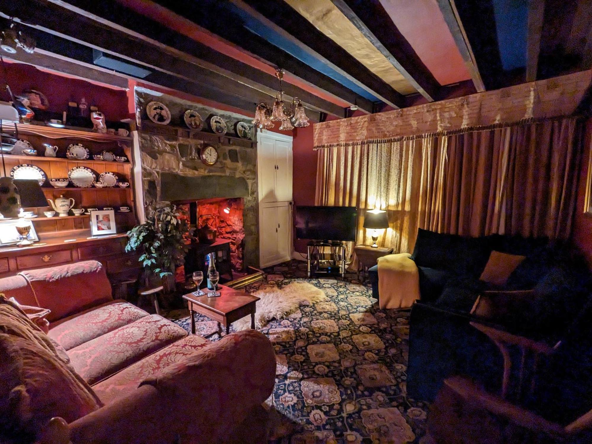 Fantastic Sea Views At Century'S Old Alma'S Cottage - Sleeps Up To 8 Guests Penmaenmawr Bagian luar foto