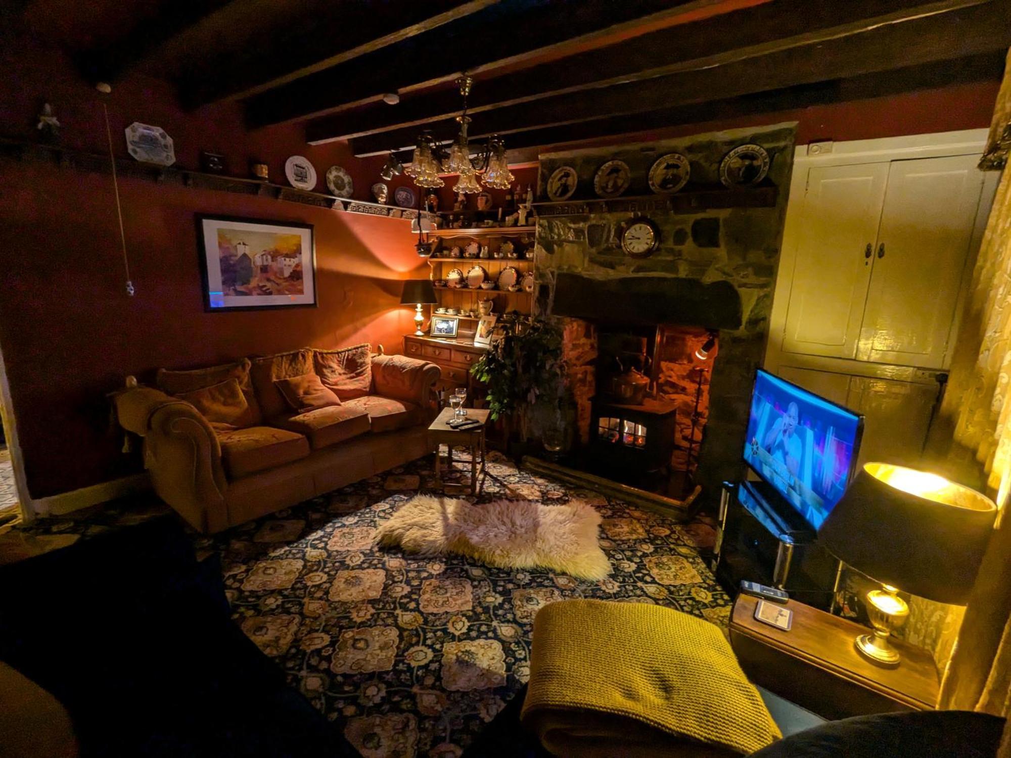 Fantastic Sea Views At Century'S Old Alma'S Cottage - Sleeps Up To 8 Guests Penmaenmawr Bagian luar foto